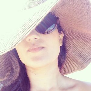 Meet your Posher, Safina